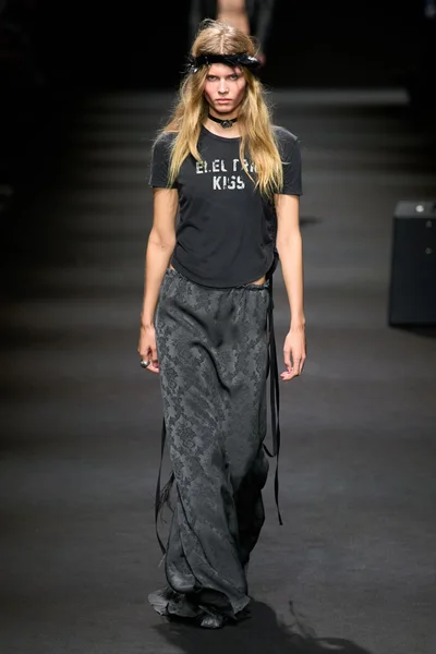 Look 3